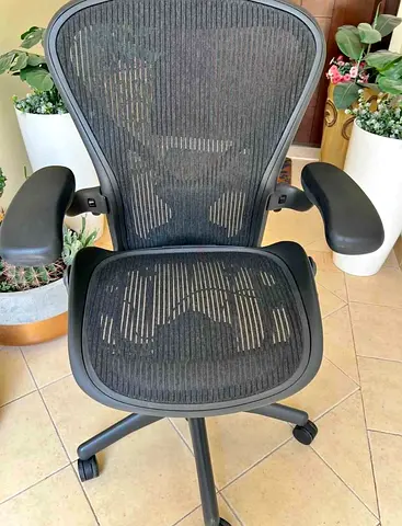 I'm selling Herman Miller Areon chair size and C full loaded available
