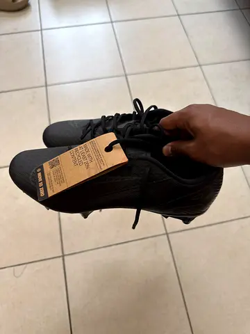 Nike air zoom, football kit