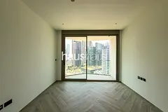 Community facing | Unfurnished | Vacant