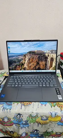 Laptop LENOVO Ideapad Slim 3i