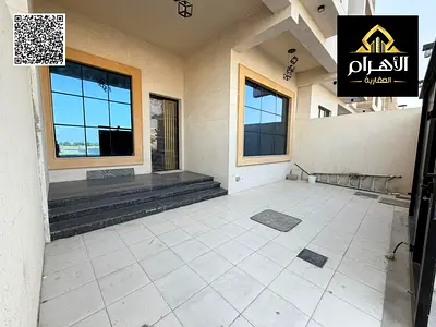 موقع مميز خلف الحديقة وبجوار الخدمات - للبيع فيلا فاخرة 5 غرف نوم - بمقدم 10% وقسط شهرى يبدأ منـ5000 درهم بسعر استثنائي