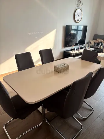 White dining table  - good condition