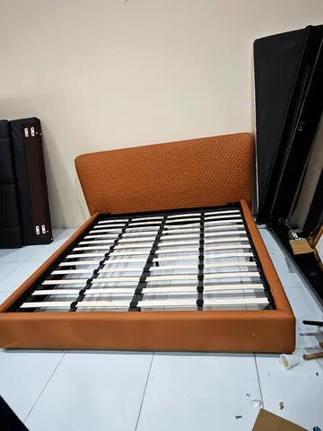 Available high quality maac home brand bed like a new