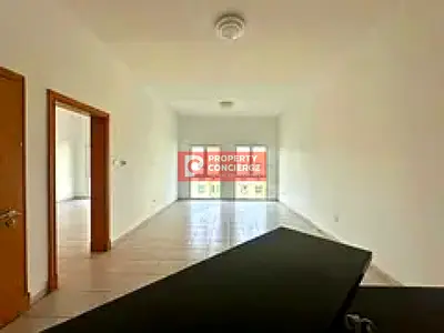 Few steps to metro| Vacant | Investor deal