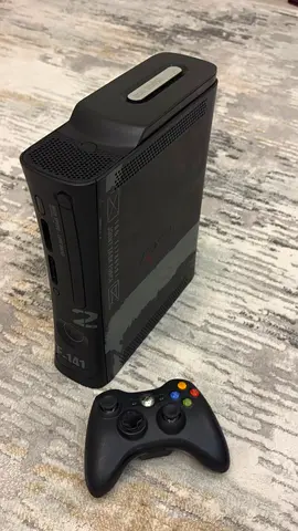 Xbox 360 PHAT MW3 Special Edition 2 controllers Jailbreak