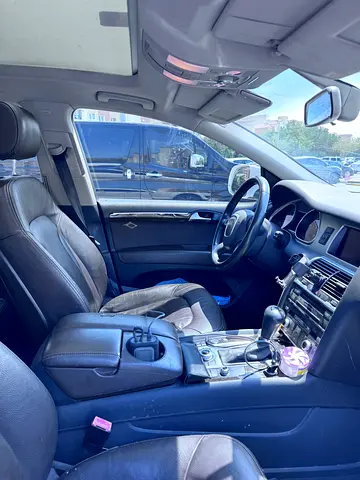 صورة 3 لـ 2010 AUDI Q7