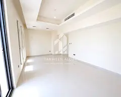R2MB | Single Row | Road Facing | Spacious Layout