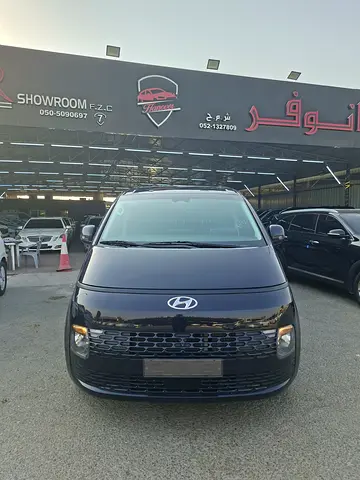 2023 Hyundai STARIA photo 3