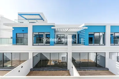 4BR Townhouse in Santorini I Close to Central Hub