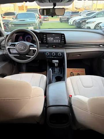 2022 Hyundai ELANTRA — миниатюра 10