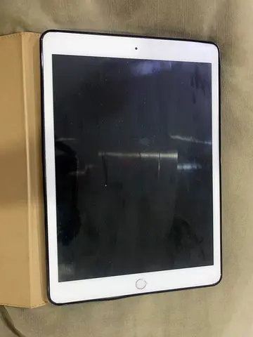Apple iPad (with Home Button) - Good Working Condition