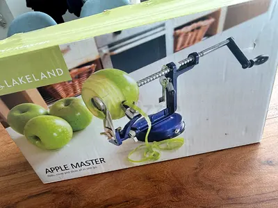 Lakeland Apple Master - Apple Peeler, Corer & Slicer (Like New)