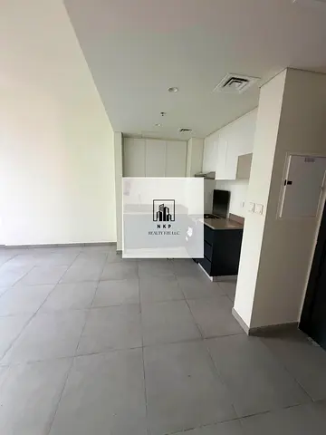 Specious luxury apartment for rent