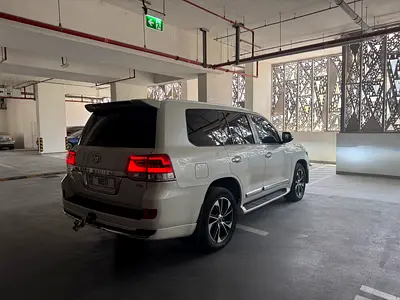 2015 Toyota LAND CRUISER photo 11