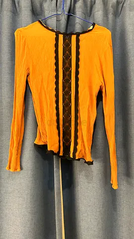 Women's long sleeve ribbed top with lace trim