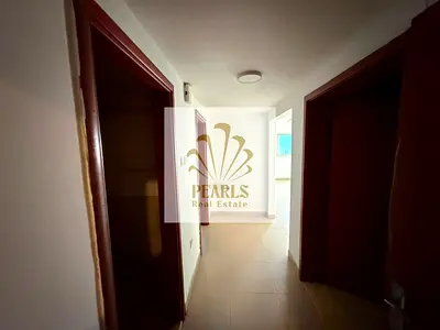 العربي: شقة بمساحة ممتازة وتقسيم عملي يوفر الراحة، تضم غرفة نوم مريحة وصالة للمعيشة والاستقبال، مع حمام ومطبخ، إضافة إلى شهر مجاني للسكن، فرصة مميزة و