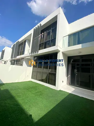 FURNISHED 3 BEDROOM TOWNHOUSE FOR RENT