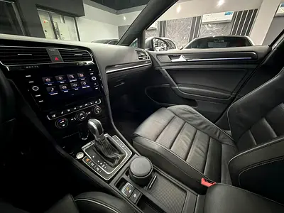 صورة 12 لـ 2019 Volkswagen GOLF R