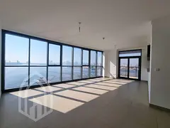 ELEGANT|CLASSY LIVING|HUGE LAYOUT!!!