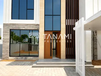 First Tenant Brand New | Upgraded Villa | View Now