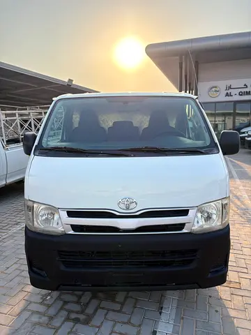 2013 Toyota HIACE — фото 3