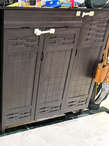 Dark Brown 3-Door Shoerack - Very Good Condition
