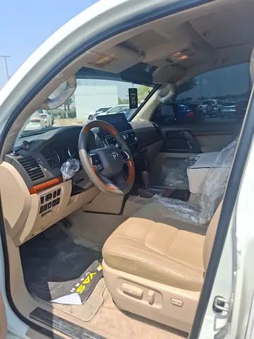 2013 Toyota LAND CRUISER 照片 8