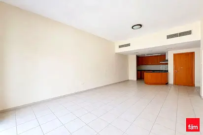 Spacious I Near Metro I Multiple Cheques