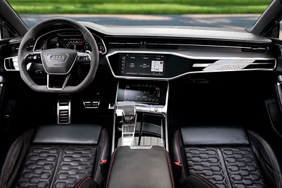 صورة 8 لـ 2021 AUDI RS7