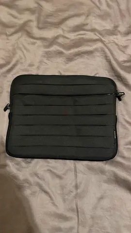 Protective sleeve for iPad/small laptop
