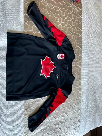Canada Hockey Jersey - Youth/Small
