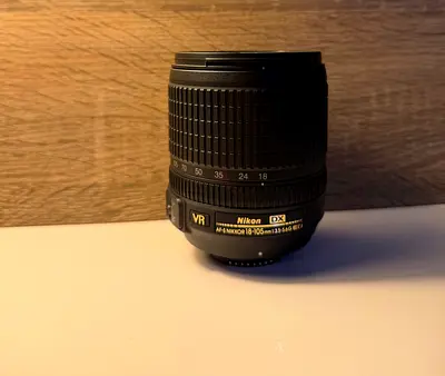Nikon AF-S DX 18-105mm f/3.5-5.6 G VR Lens - Good Condition