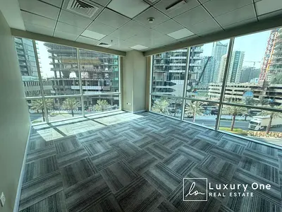 Combined Corner | 9 Parkings | Agent on Site |