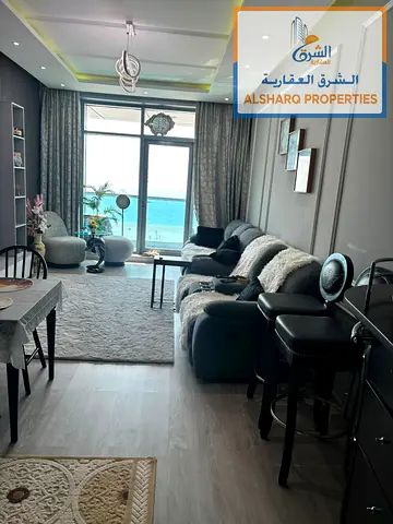 غرفة وصالة مفروشة في أبراج الريزيدنس | إطلالة بحرية مباشرة | غرفة ماستر | حمامان | بلكونة | مطبخ مجهز | جيم ومسبح