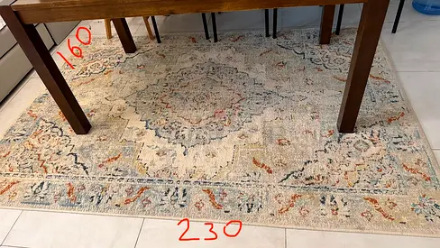 Light vintage patterned area carpet 230x160 cm - gently used