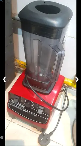 Commercial High-Performance Blender (Used) - Red Base