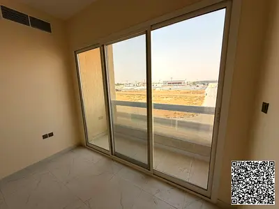 للإيجار شقة جديدة ومميزة في منطقة الجرف 3 بعجمان، أول ساكن، وتتمتع بموقع حيوي ومميز قريب من جميع الخدمات الأساسية وقريب من شارع محمد بن زايد، مما يوفر