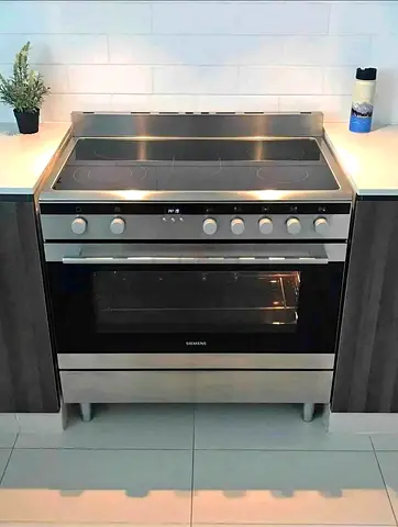 Siemens Electric Cooker 90x60cm With Oven Excellent Condition