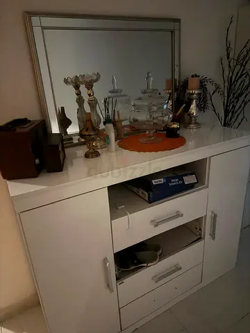 White sideboard / storage cabinet with mirror - good condition