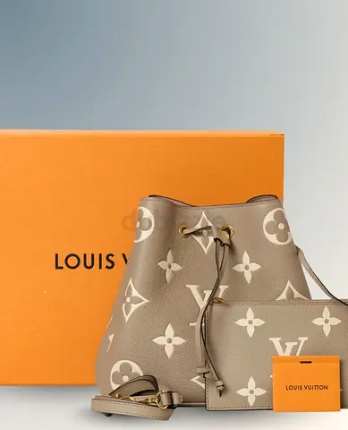Louis Vuitton Monogram Giant Beige Bucket Bag with Pouch (Authentic)