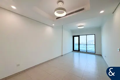 Vacant | Double Balcony | Modern | Large Size