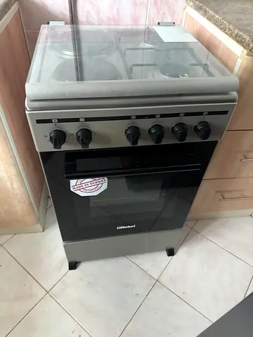 Used Black Gas Cooker with Oven - 4 Burners, Good Condition