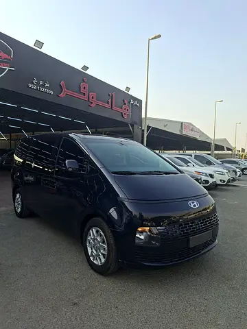 2023 Hyundai STARIA photo 2