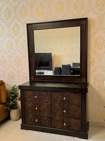 Dressing table with mirror