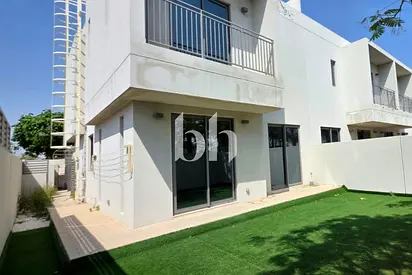 Corner Townhouse | Lilac Phase | High Privacy