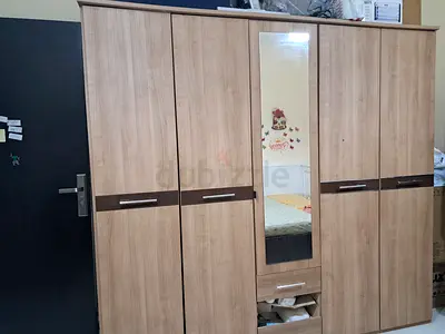 5-door Wardrobe with Mirror