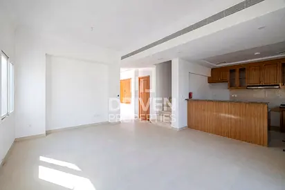 Vacant | Perfect Location | Well Maintained