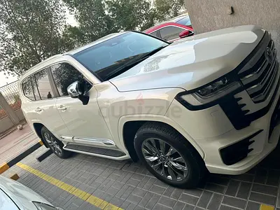 Toyota Land Cruiser 2025 VXR V6 4.0 L - Brand new condition