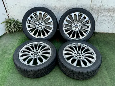 Original Infiniti QX80 22inch Rims & Nexen 285/45R22