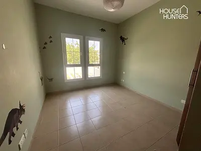Well-Maintained | Landscaped Garden | Vacant 1m
